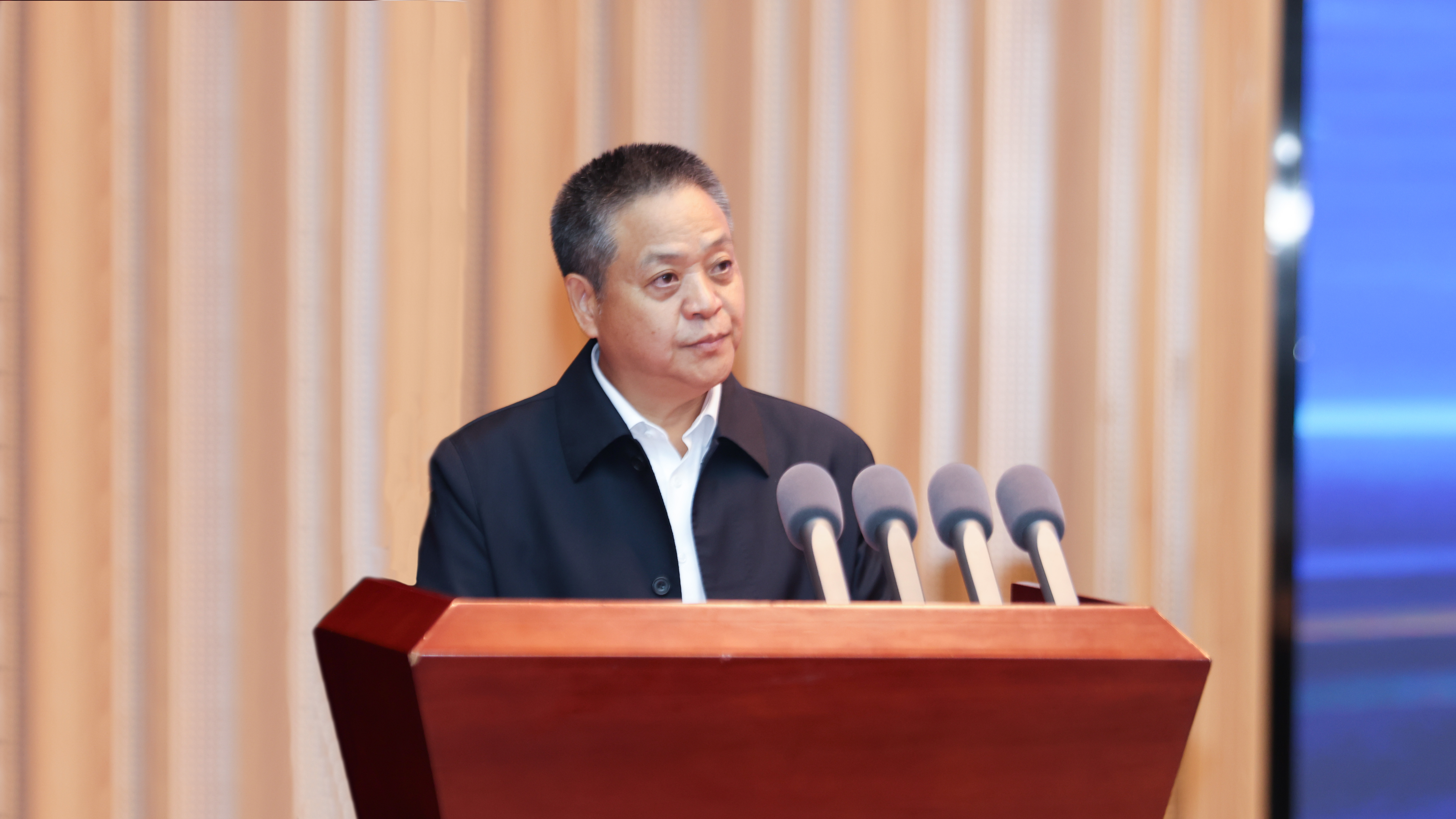 3.严弟勇书记.jpg 3.严弟勇书记.jpg