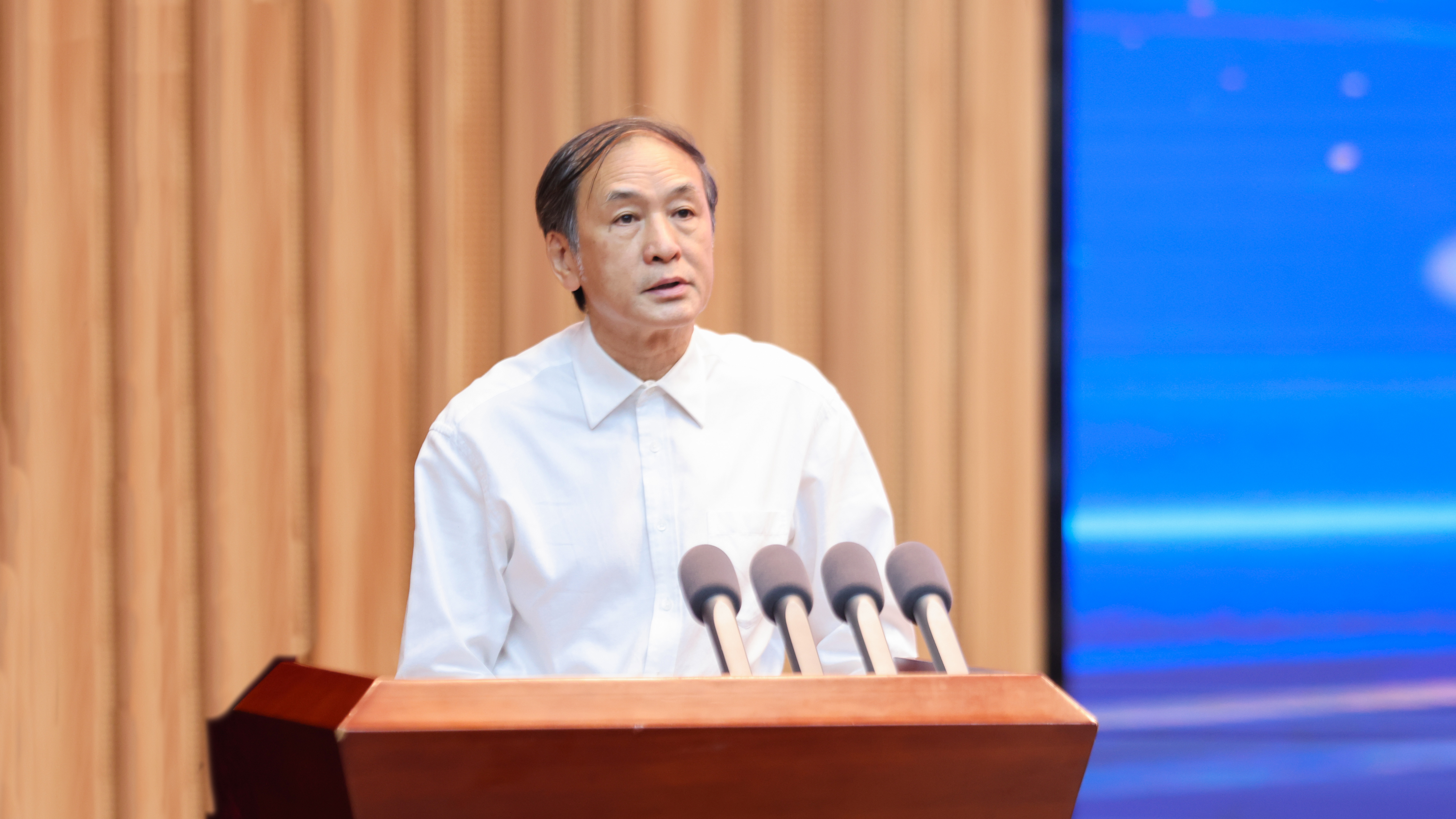5.邓军院士.jpg 5.邓军院士.jpg